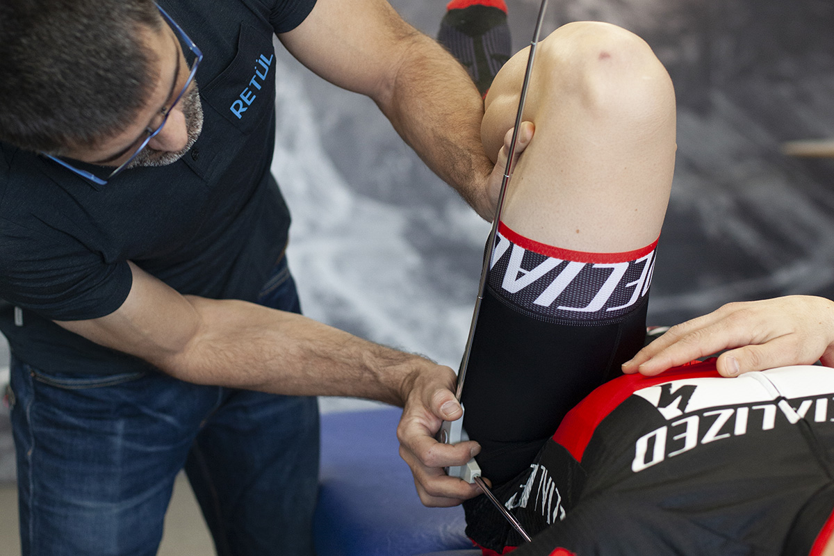 5 señales de alarma de que vas mal sentado en tu MTB (y cómo solucionarlo en ruta)