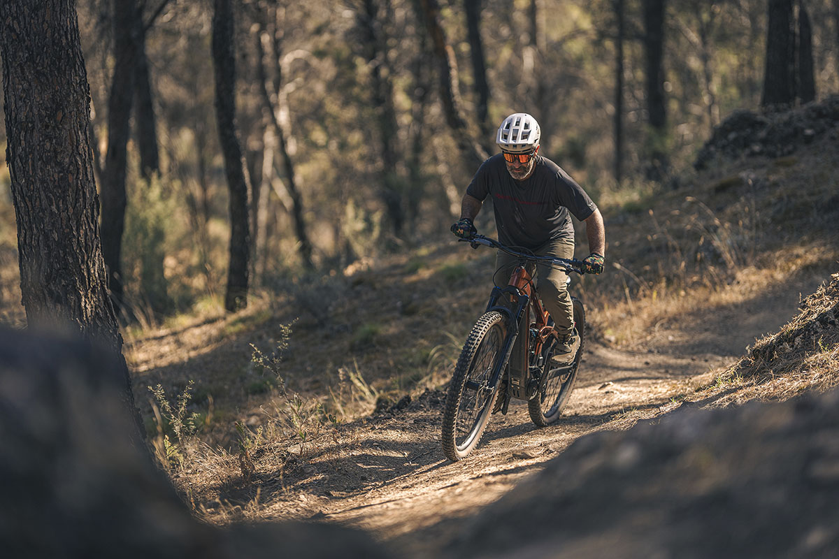 Probamos la Trek Rail+ 9.8 GX AXS Gen 5: lógica, diversión y rendimiento en una sola bici