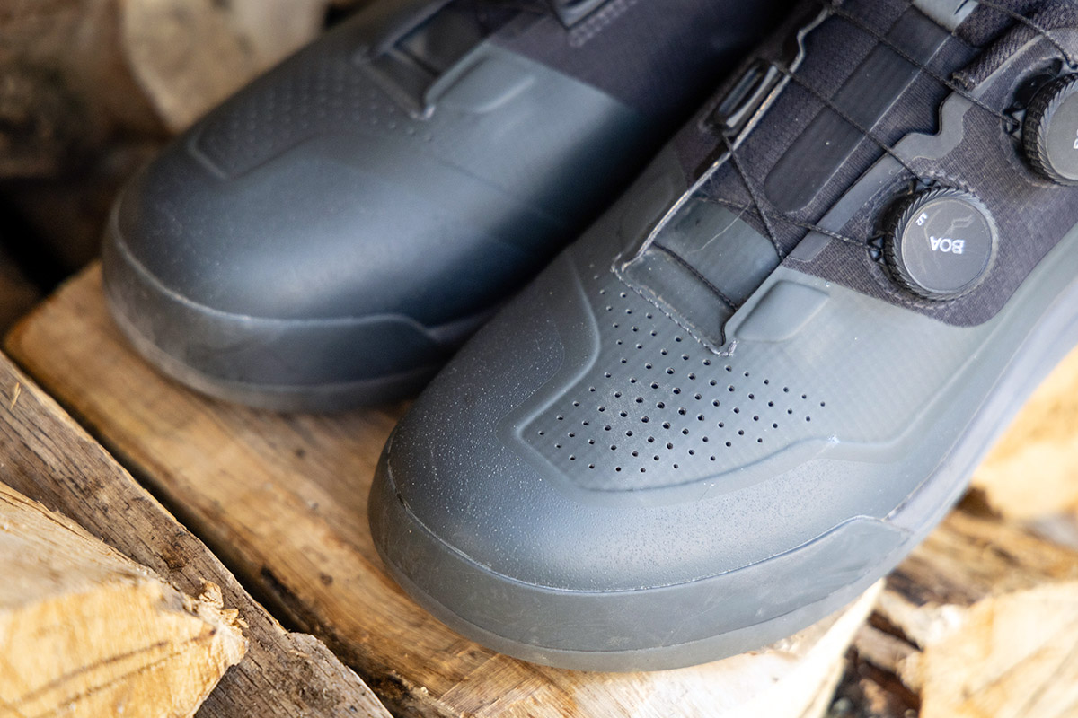 Robustas y rígidas por fuera, muy cómodas por dentro; probamos las zapatillas Fox Union BOA