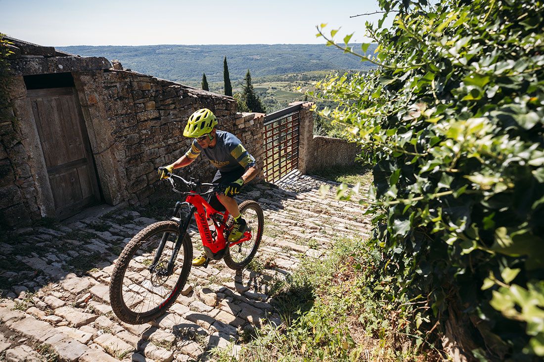 Primeras pedaladas: en acción con la nueva Specialized Turbo Levo