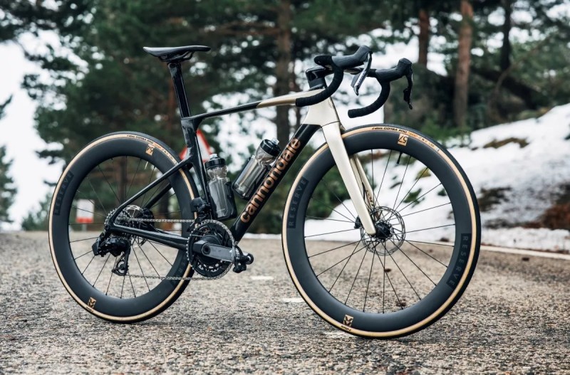 Primeras Pedaladas: Cannondale SuperSix EVO 1 Gen 5, más ligera, aerodinámica... ¿Y rápida?