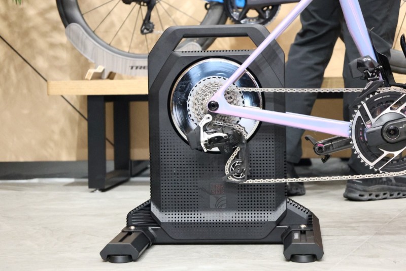 Las claves del cicloentrenador ThinkRider XX-Pro: el rodillo inteligente (y asequible) que genera su propia energía