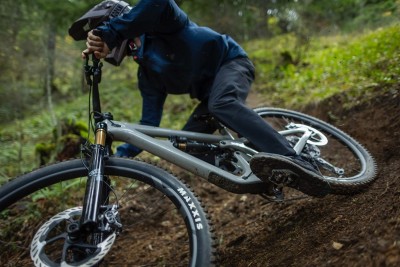Shimano redefine el SPD: nuevas calas CL-MT001 multidireccionales y nuevos pedales XTR M9220 Trail con una plataforma más agresiva