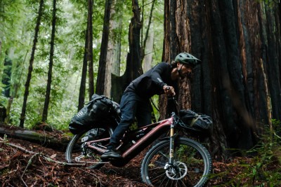 Una Levo 4 para bikepacking y commuting. Nueva S-Works Levo X y “racks” delantero y trasero Una Levo 4 para bikepacking y commuting. Nueva S-Works Levo X y “racks” delantero y trasero