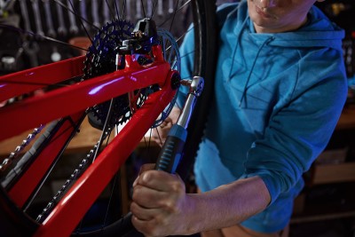 3 consejos básicos para apretar tornillos de tu MTB como un profesional (y qué tornillos nunca debes pasar por alto)