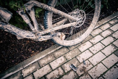 Cómo arruinar tu bici en 10 minutos… ¡al limpiarla!