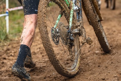 Elige bien tus ruedas para barro y frío: la preparación definitiva para el invierno